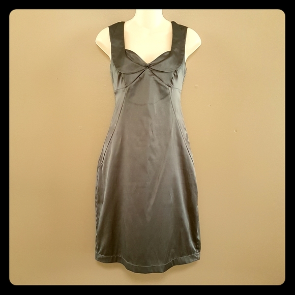Cute dress with faux collar